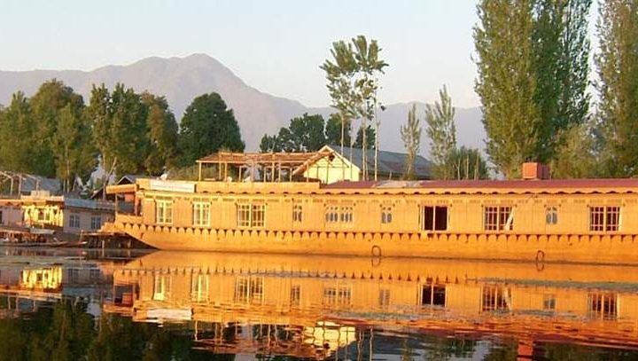 kashmir house boat